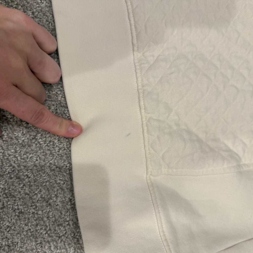 LL Bean Women’s Quilted Full Zip Sweatshirt in Cream - Picture 5 of 5